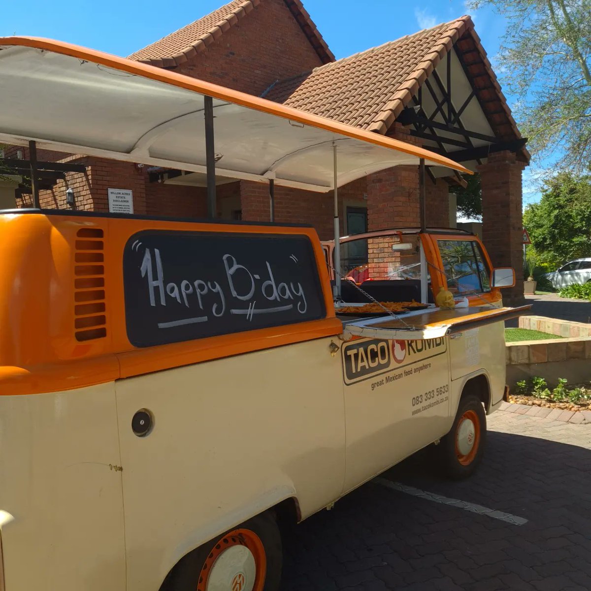 Tacokombi's tweet image. Hernandez is adding some spice to Nadine's birthday celebrations at Willow Acres!