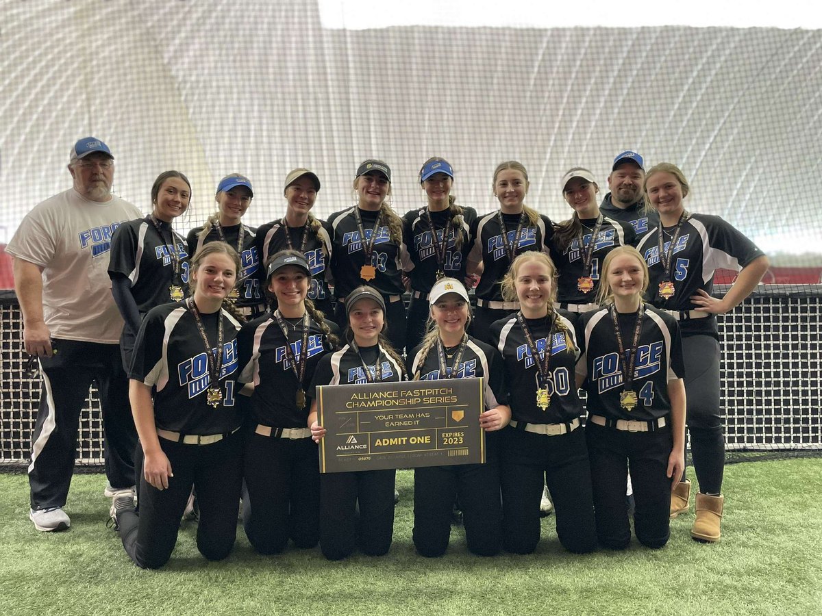 abbihatton13's tweet photo. so proud of this team for going 3-0 this weekend, cali here we come! 💙🖤 @16uForceMoll @CoachArchibald @CoachHugs19 https://t.co/wfSFxEKj3h