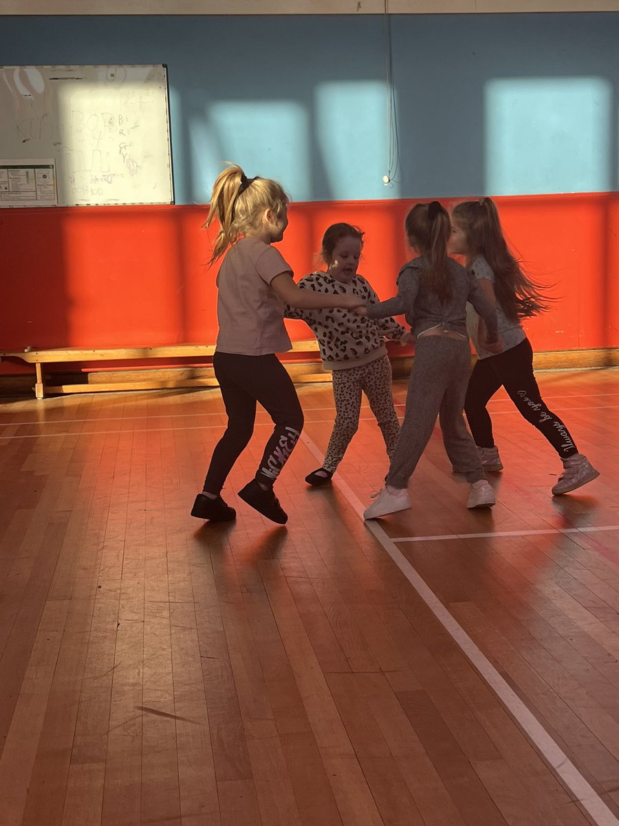 isla_iduncan45's tweet photo. P1D and Mrs Duncan.              We are learning how to do some Scottish dance steps having lots of fun. @Kirkhill_School https://t.co/QmJjXhdiwn