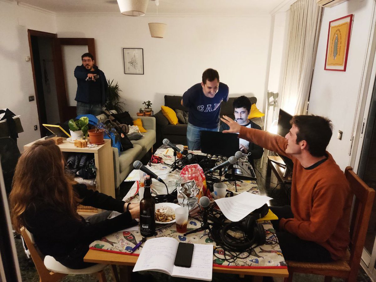 Ja has sentit el nou programa de Ràdio Pólvora? 

Sobre l'èxit en clau sociopolítica i en to humorístic, perfecte per a un diumenge de passeig i cel ras. Tira-li! ☀️

open.spotify.com/episode/0L9CCy…