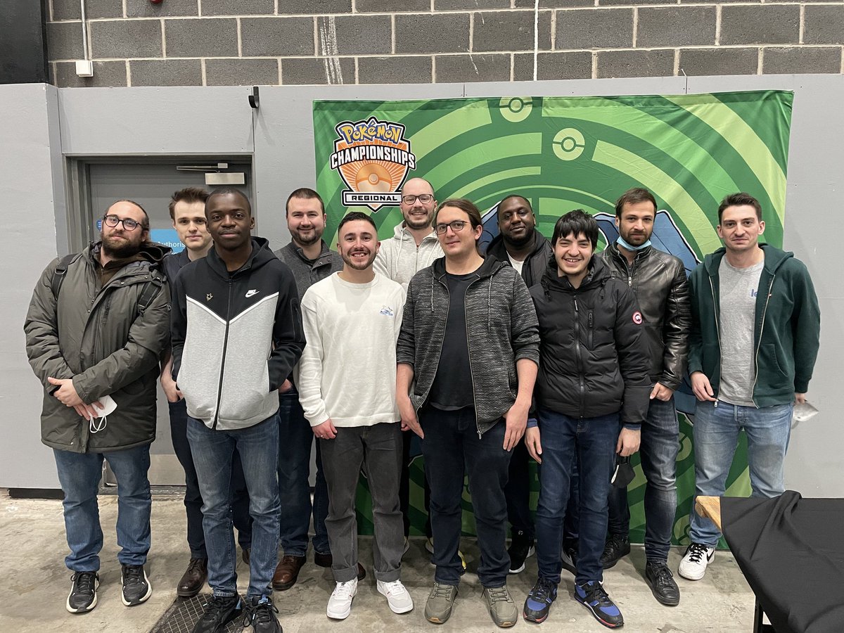 LondonVgc's tweet photo. Our discord members had a great meet up at the Liverpool regionals with our admins @dreadmambo and @Coldflame2802! 

Can't wait for more meetups as the year goes on! ❤️ https://t.co/IXOya1N9Kw