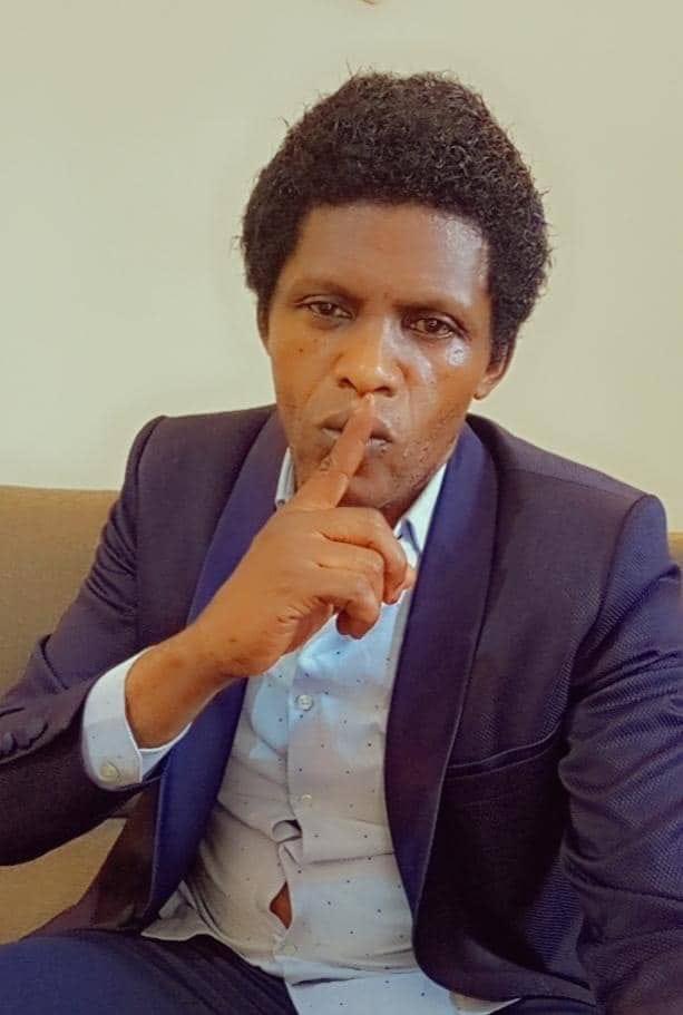 lsiafrica's tweet photo. 🔴#Cameroun: porté disparu depuis le 17 janvier, le corps sans vie du journaliste Martinez Zogo a été retrouvé dimanche en état de décomposition à Yaoundé. Dans sa dernière chronique, il s’en était pris à l’homme d’affaires Amougou Belinga qui aurait illégalement perçu 1/2 https://t.co/v6L6sTS8oP