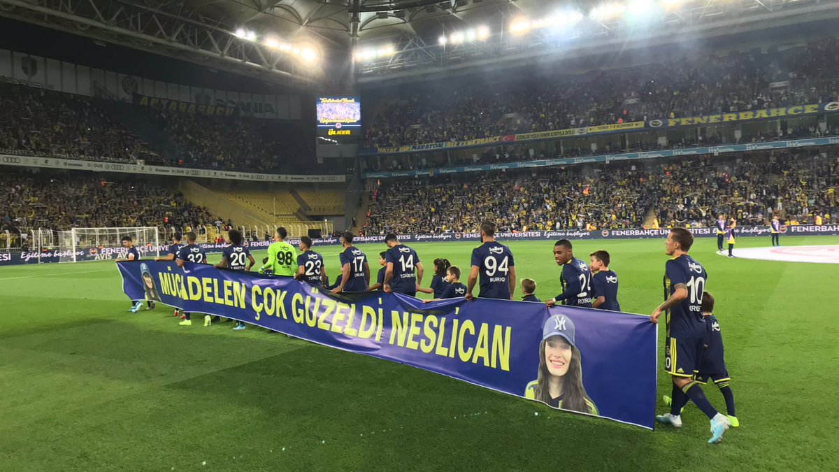 Futbol takımımız; amansız hastalığı sonrasında aramızdan ayrılan Neslican için "Mücadelen çok güzeldi Neslican" pankartı ile sahaya çıkmıştı...