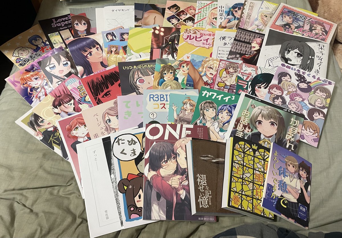 改めて、僕ラブお疲れ様でした!
今回いつも以上に素敵本が多くていつも以上に買ってしまった
色々と差し入れも頂いて、本当にありがとうございました😆 