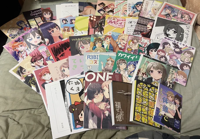改めて、僕ラブお疲れ様でした!
今回いつも以上に素敵本が多くていつも以上に買ってしまった
色々と差し入れも頂いて、本当にありがとうございました😆 