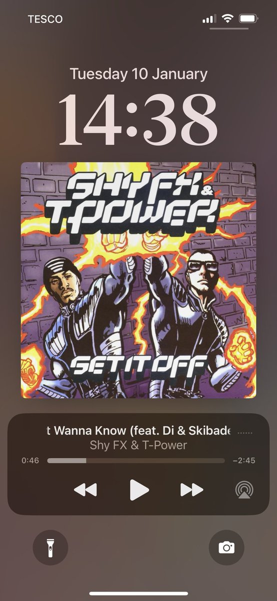idris1smith's tweet photo. @DannyAaronsFUT  you ever thought how similar the shy fx cover looks like you? https://t.co/36PFoWl5bh