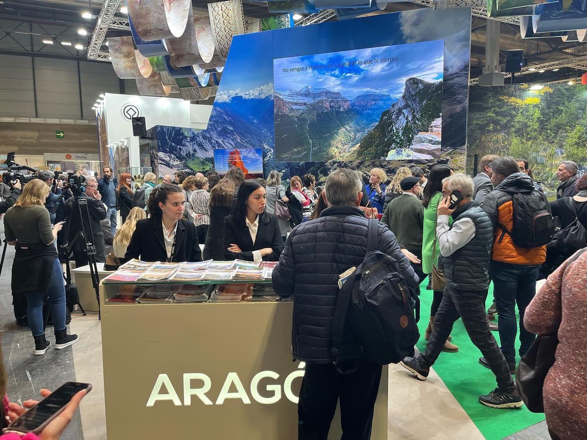 Último o día de <a href="/fitur_madrid/">FITUR</a> . Un gran viaje por los diferentes rincones del mundo, y entre ellos está <a href="/aragonturismo/">Turismo de Aragón</a> ¡Experiencias mil! De todo tipo, y muchas pasando por el paladar. Degustaciones #EnoturismoAragón durante todo el día. De la mano de las #RutasVinoAragon.