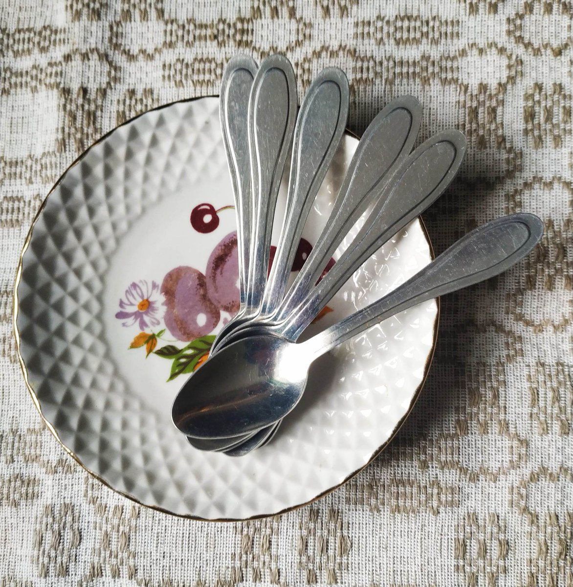 VintageSoviet's tweet photo. #Aluminium #Tea #Spoons #Vintage #AluminumSpoons #Set of 6, #tablespoon #SovietVintage #flatware #soviettableware #oldcutlery
https://t.co/eTkfBGrSir @Etsy https://t.co/Tv1Uci1kBR