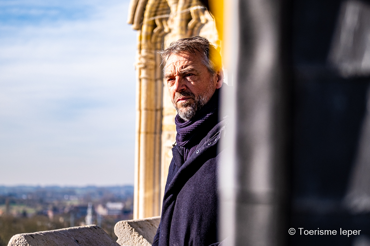 ToerismeIeper's tweet image. Kijk je vanavond naar #HetVerhaalVanVlaanderen? Bovenop het belfort van @StadIeper heb je nog een betere kijk op de geschiedenis.
Collega Hannelore Franck is expert over de middeleeuwen en vertelt over de lakennijverheid in middeleeuws Ieper.
