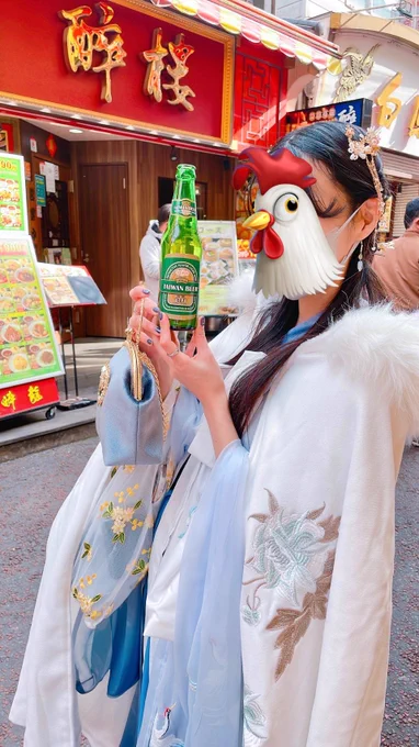 中華街の春節祭に行ってきたよろねちゃんにめちゃめちゃ美しい漢服お借りして髪もきれいにしてもらってすごく楽しかった…ごきげん 