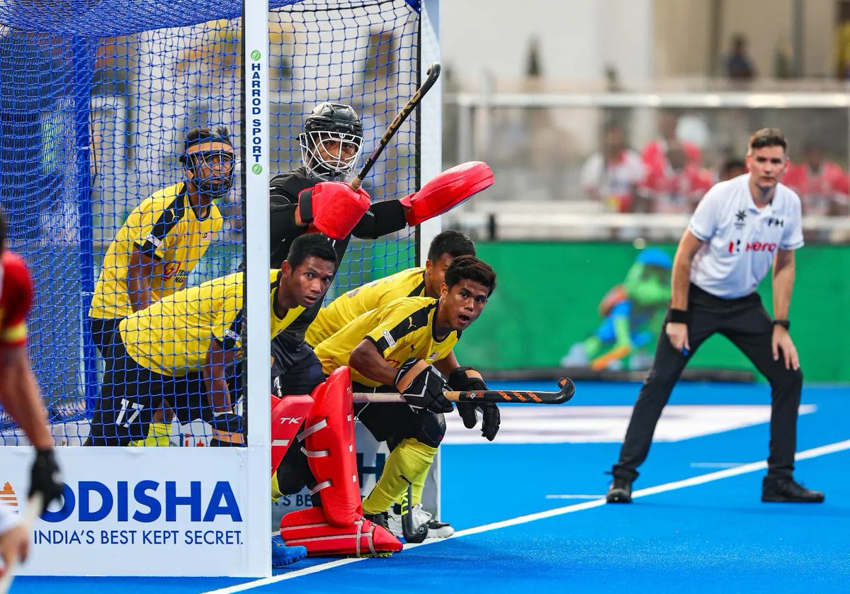 UnifiSports's tweet photo. 👀 melihat cabaran seterusnya, Afrika Selatan 🇿🇦!

Perlawanan klasifikasi tempat 9-16 #HWC2023 akan diadakan pada Khamis, 26 Januari ini. Apa pun terjadi, #MalaysianTigers telah membanggakan seluruh rakyat Malaysia 🇲🇾 dalam kempen Piala Dunia ini. 💕🫰  #KamiTeamMalaysia https://t.co/41LrGq2h8f