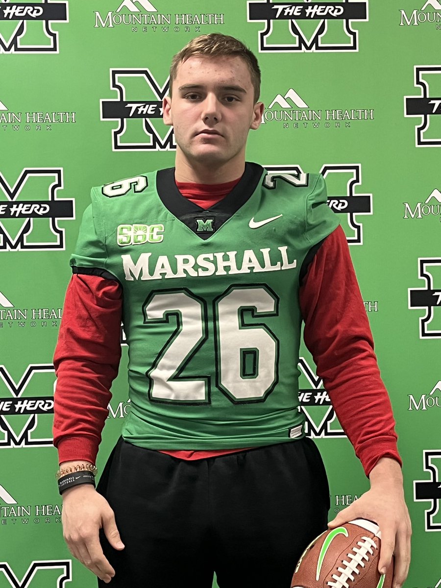caleb_nutter's tweet photo. Loved spending time with @HerdFB Family! Had a great experience…excited to attend future camps. @CJTrickett9 @CoachMO_MU @BenAAshford @CoachBiserMHS @Akingwvu https://t.co/npZYVsSZCs
