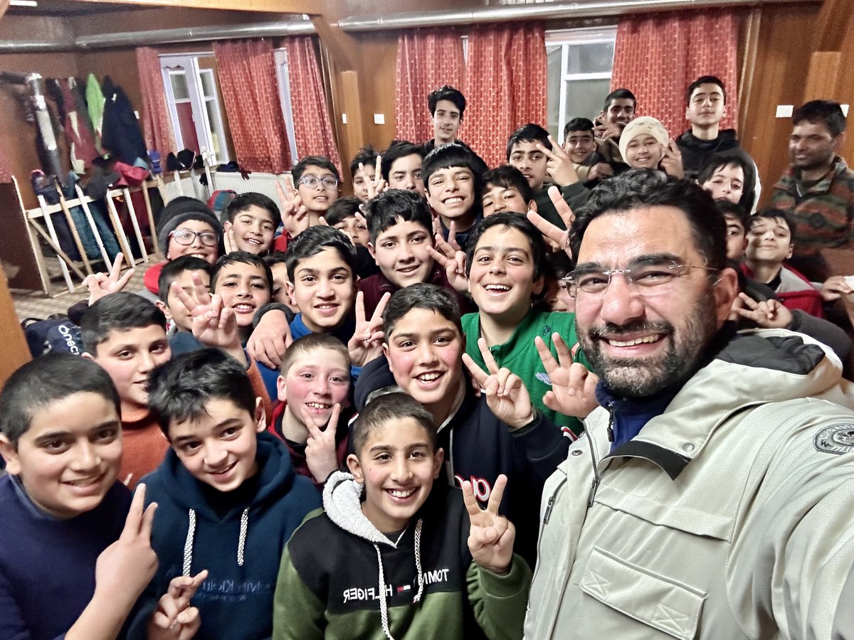 SyedAbidShah's tweet photo. When you go back to your school 26 years after you passed out from it, you are overcome by nostalgia &amp; rekindled love. Lovely meeting all the young Biscoe Boys full of warmth in extreme cold.
“In all things be men”. @Biscoe_school 

#SchoolDays #WinterWonderland https://t.co/v36Q56YgSL