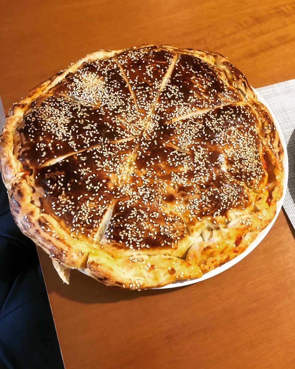 FabioGentile7's tweet photo. La mia buonissima e filantissima #Tortarustica con #scamorza #speck e #provola affumicata. Facilissima e 20 minuti in forno. Una delizia #Fabioincucina https://t.co/nAIbk2dRju