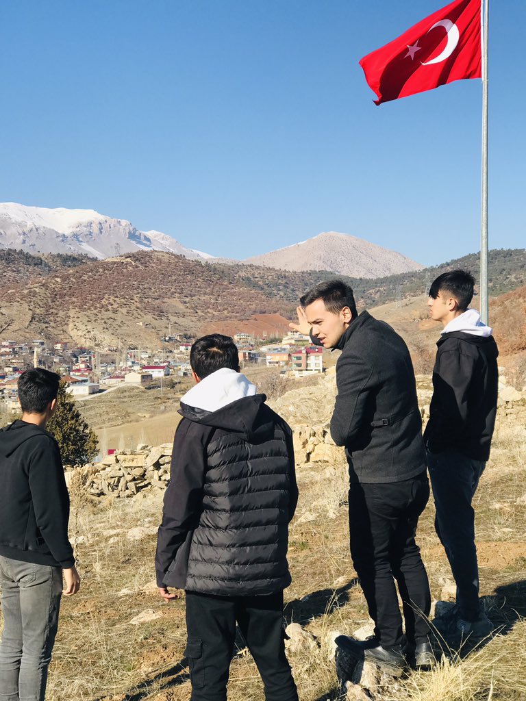 El birliğiyle Bayrağımızı yeniledik…🇹🇷

Meskenimiz Kuzey Toroslardan tüm dostlara selam olsun!

📍Adana/Tufanbeyli,ÇATALÇAM