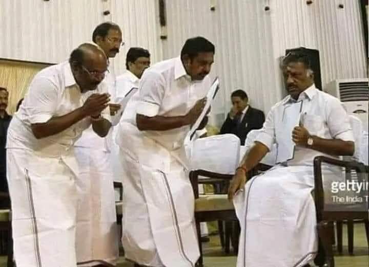 sriramthiruna's tweet photo. ஒரே சிரிப்பா இருக்கே!!
இப்படியே பேசிட்டு இருந்தா எப்படி?
யாரு பெருசு-னு அடிச்சி காமிங்க 😂😂😂
#adimais
@isai_ @TRBRajaa https://t.co/Bd1S4nGRvf