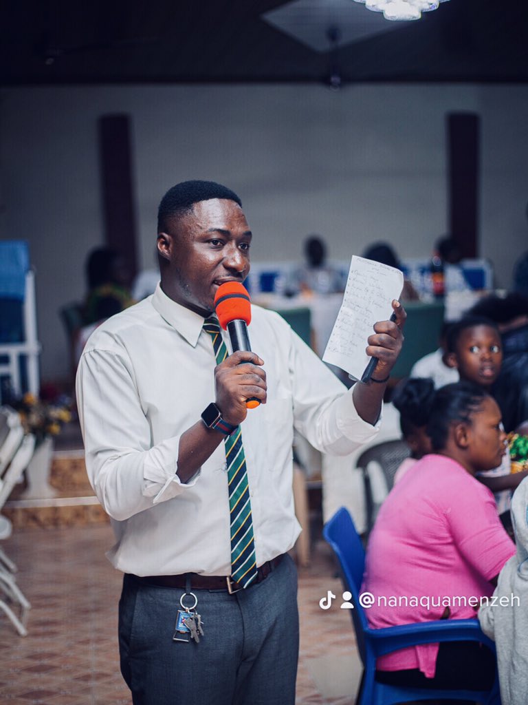 May the Lord God direct and lead my path as i work and discharge my duties for God and Country. Happy Sunday folks.