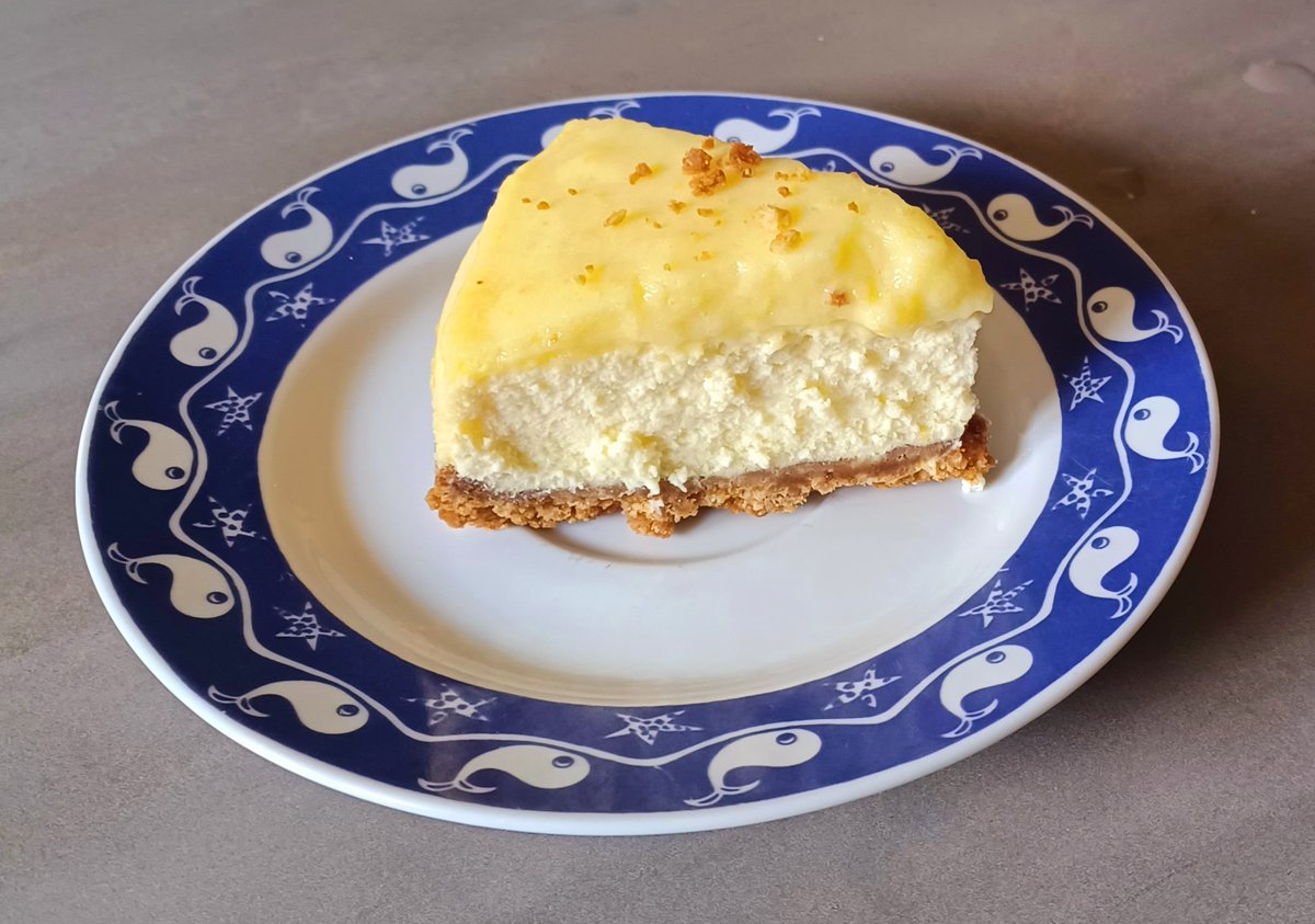Cire96461251's tweet photo. #Plaisir d'#hiver. #Cuisiner pour #partager. #Poisson : #daurade #royale du bassin d'#Arcachon. #Pâtisserie : #cheese #cake #citron. Hop hop hop faire les baguettes désormais. https://t.co/VMvxL2kzjf