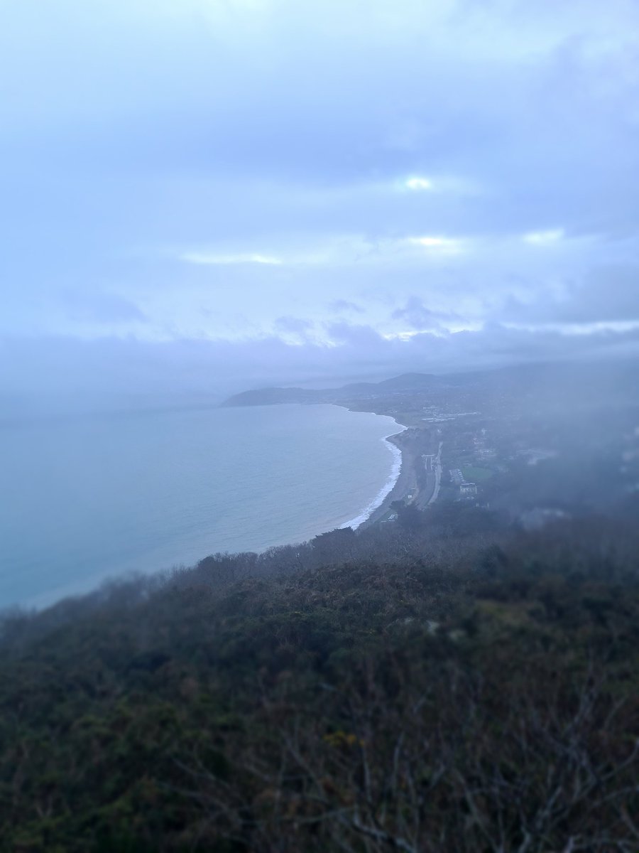 Skish31's tweet image. Killiney Hill for a walk that nearly broke me. But my bestie was kind enough to let me catch my breath along the way.😂😂😂 #StillSweating #BlockedNoseCantBreathe #WhyIsThereHillsOnTheHill