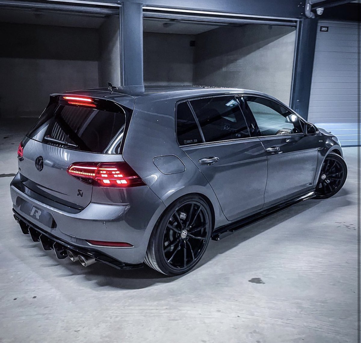 Golf R