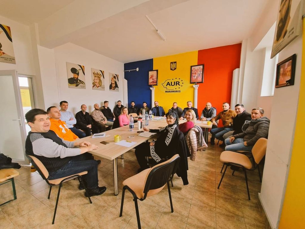PopDariusAUR's tweet photo. Echipa de Comunicare #Maramureș are tineri de #AUR.
În cadrul ședinței de astăzi, a echipei de comunicare #AUR #Maramureș, am dezbătut problemele întâmpinate pe parcursul anului anterior și am stabilit #planul de #acțiune pentru acest an.
#EchipadecomunicareAURMM
#Maramureș https://t.co/FPsUj8Xe3X