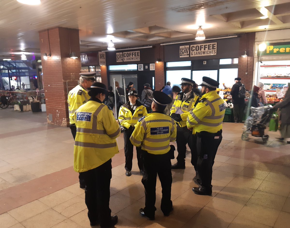 Another successful weekend of #OpGoodrich working alongside @MPSRTPC and @BTPLondon. Tackling Violence Against Women and Girls remains a top priority for the MPS. We engaged with many women and girls around Harrow on the Hill transport hubs #Streetsafe #VAWG #harrow @MPSGreenhill