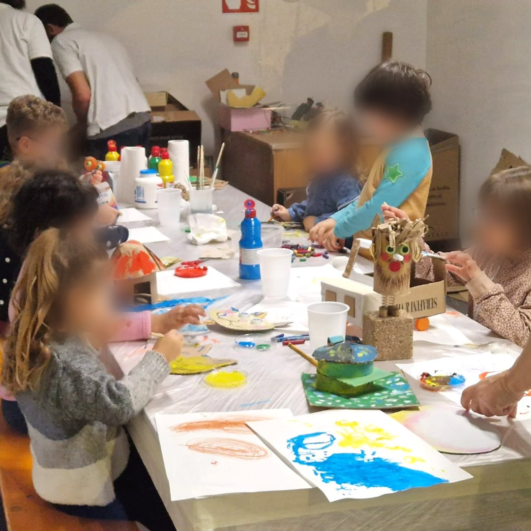 lealideipesci's tweet photo. "CACIO&amp;PEPE FESTIVAL" 🍝

I nostri laboratori sono iniziati e i bambini sono già all'opera, tra pastelli, acquerelli e tanta creatività! 🖍🖌

Vi aspettiamo al terzo piano di @eatalyroma!
Non perdete tempo... i nostri laboratori termineranno alle 16!

Buona domenica a tutti!🤍🐠 https://t.co/Fd7QWSNIZ0