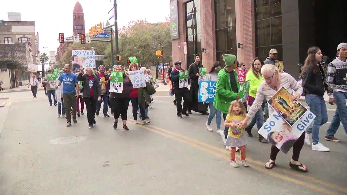 News4SA's tweet photo. Pro-life marchers take over downtown San Antonio on the 50th anniversary of Roe v. Wade. https://t.co/ZLjAD6MWnR https://t.co/I7zJGe5bN3