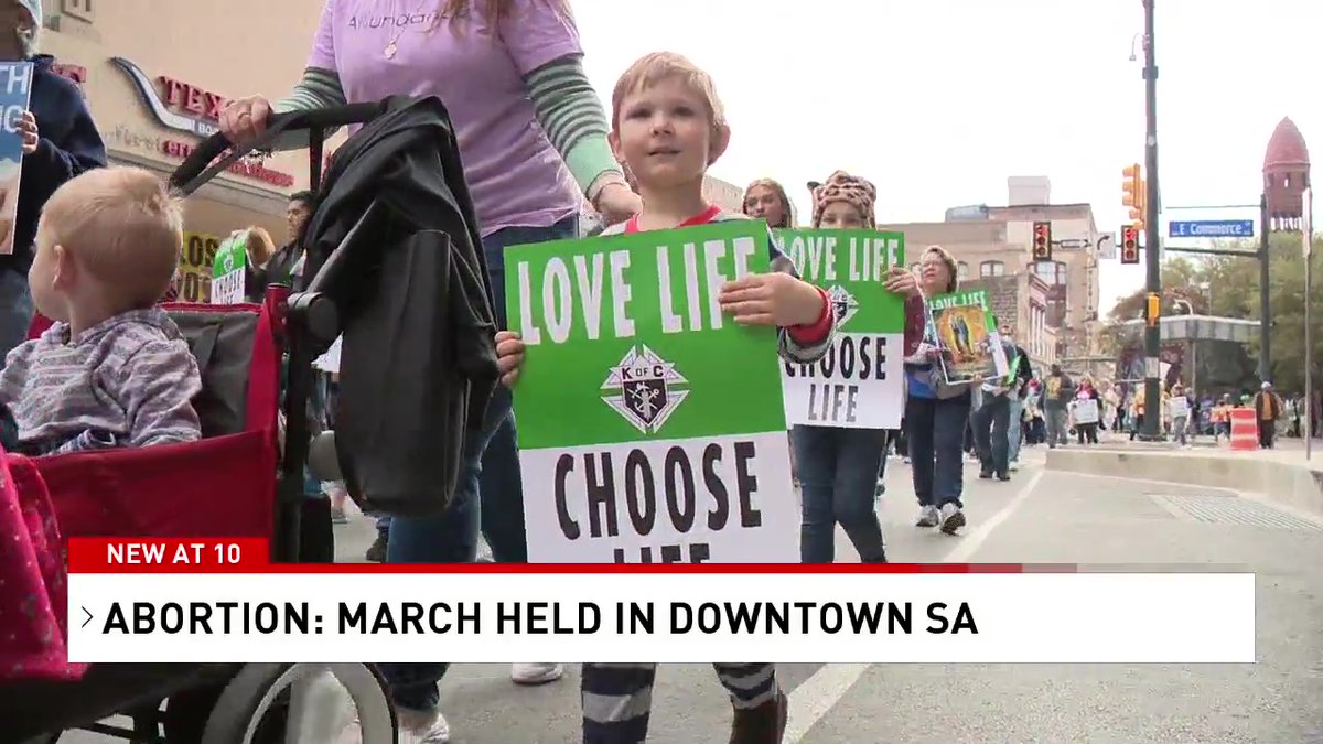 News4SA's tweet photo. Pro-life marchers take over downtown San Antonio on the 50th anniversary of Roe v. Wade. https://t.co/ZLjAD6MWnR https://t.co/I7zJGe5bN3