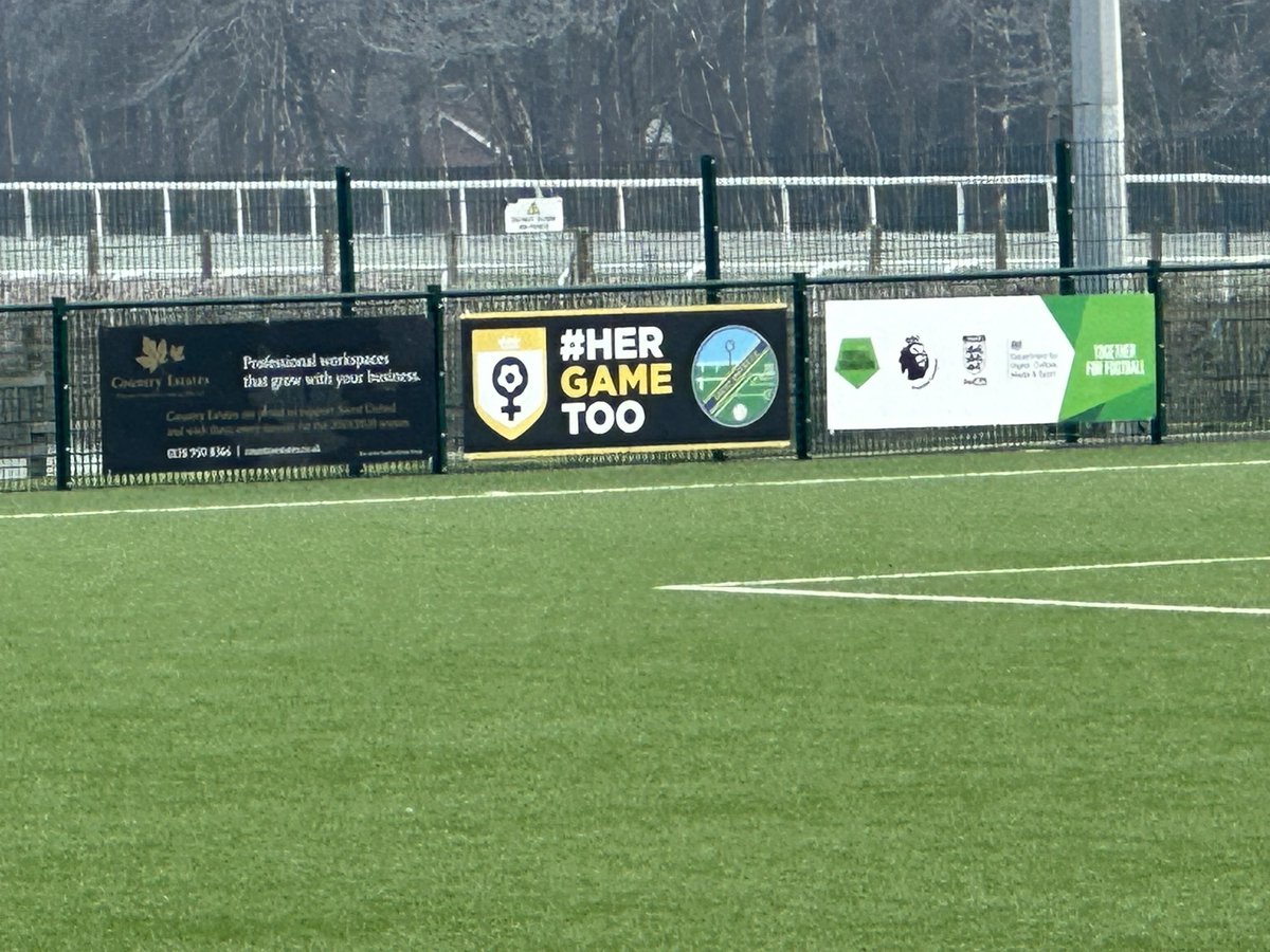 @alisonschofe22 @HerGameToo @cazjmay Thought you might like the poster at my lads under 15 game today,the message is definitely getting out there #HerGameToo #ascotunited