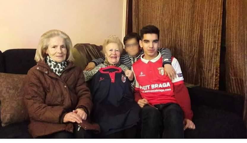 Carta aberta ao SC Braga:

"Olá a todos vocês, eu sou o Diogo, irmão do rapaz, de 21 anos, que teve o acidente grave na madrugada de quarta feira na rotunda da Rodovia. Não sei se vocês viram nas noticias. O Gonçalinho caiu lá baixo com o
carro e faleceu.
+