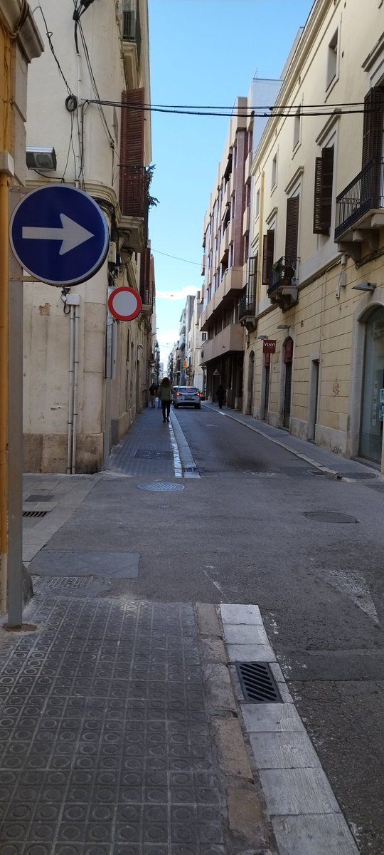 Que sí,que <a href="/ajuntamentvng/">Vilanova i la Geltrú</a> #todomal ,que #PalaciosDimissió, que #vullanaracomprarencotxe però llegir i observar més o tornar a llegir el manual on hi ha els senyals de trànsit no estaria malament tampoc <a href="/diarifoll/">ᴅɪᴀʀɪ FOLL</a> <a href="/PLVNG/">Policia Local Vilanova i la Geltrú ◼ ◼ ◼ ◼</a> <a href="/eixdiari/">Eix Diari</a> <a href="/canalblau/">Canal Blau</a>