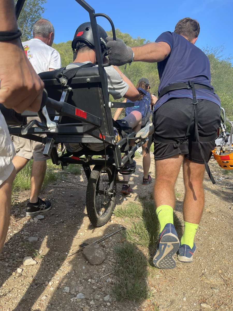 Alejandro Piccione <a href="/alepiccione/">🇦🇷Alejandro Piccione🇦🇷</a> el creador de la Champa Bike, que le sigue permitiendo a personas con discapacidad ♿️ y/o movilidad reducida y su entorno disfrutar de la naturaleza. Hermosa nota. 

Gracias por la mención a nuestro trabajo <a href="/TurAccesible/">Turismo Accesible 🇦🇷</a> 

laopinionaustral.com.ar/localidades/am…