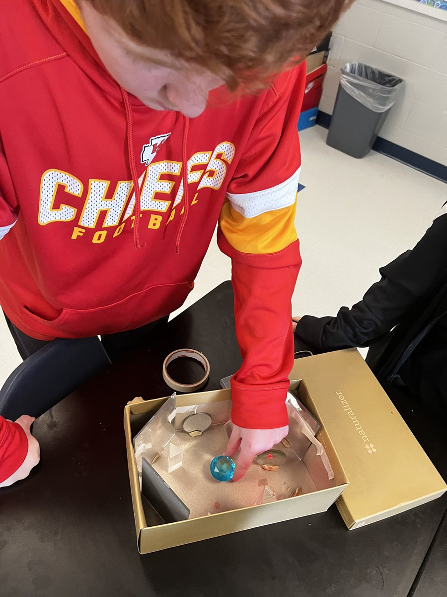 Ms_Steger's tweet photo. Building vaults for our 'diamonds' using refraction, reflection, &amp; transmission. https://t.co/pXdMFrHH93
