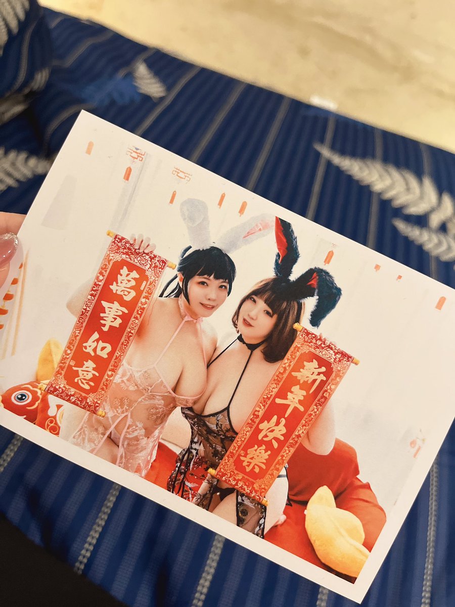 好讚的明信片賀卡…
買本本就會送喔…
跟@miachuchu0811 一起的大奶奶組合… https://t.co/DLt2xFo6i2