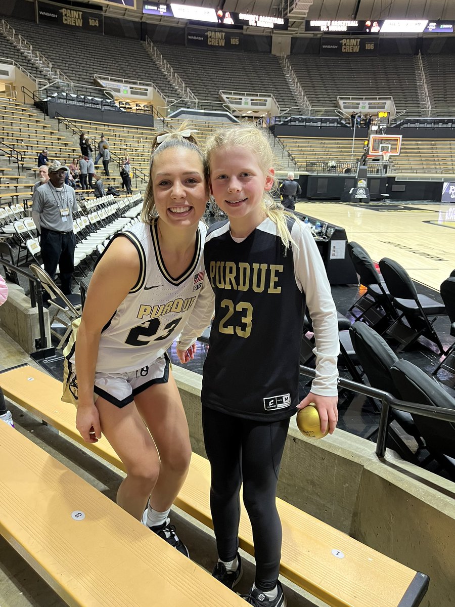 Shout out to <a href="/_abbeyellis/">Abbey Ellis</a> for making this birthday girl’s dreams come true at yesterday’s game.