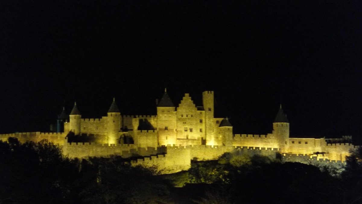 El raro privilegio de pasar una noche frente a la ciudad medieval de Carcasona.
En el artículo se los cuento
bit.ly/3XIza0y
#TravelBlogger #Francia