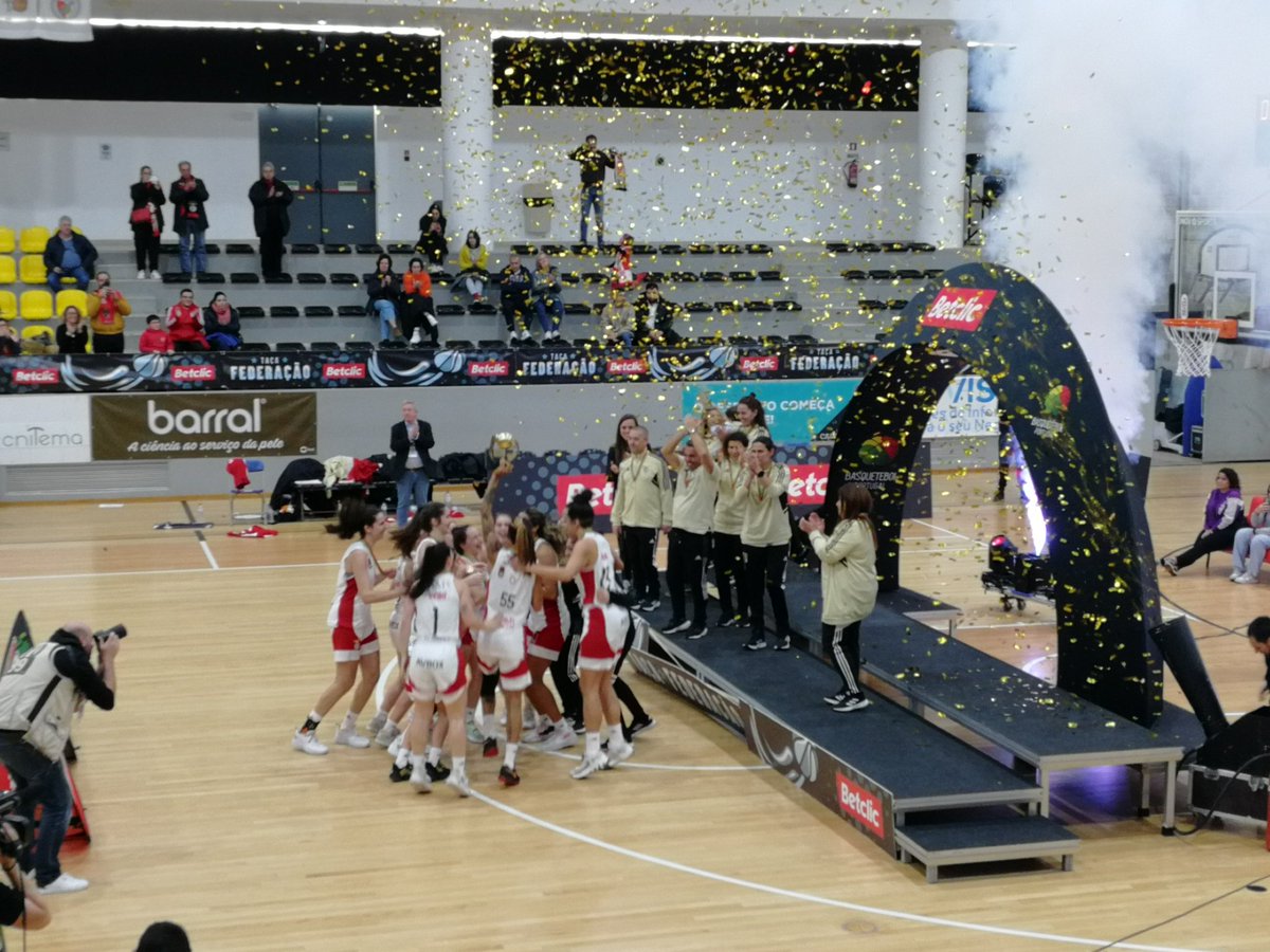 Vencedoras da Taça da Federação.
#basketbenficafem