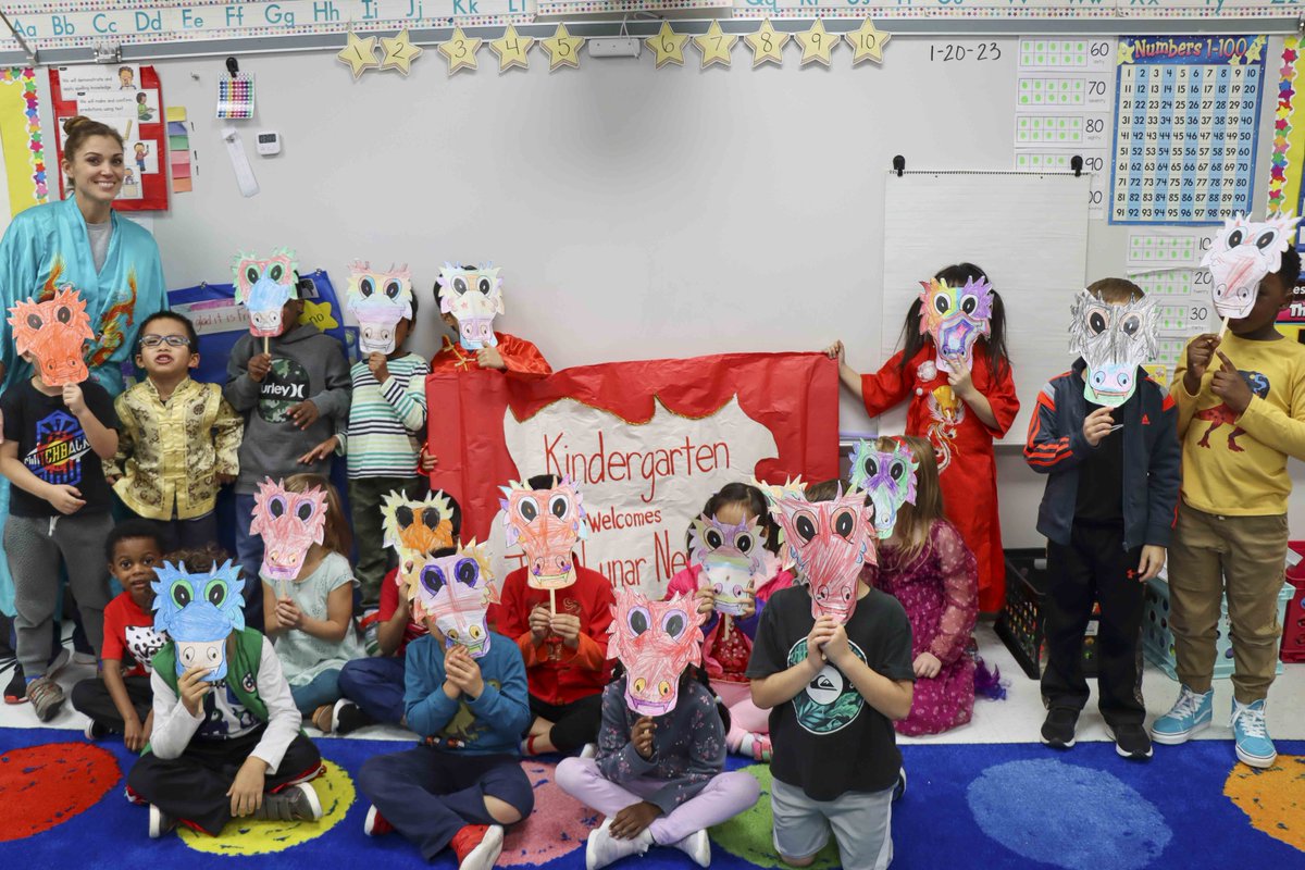 PearlandISD's tweet image. 🐉⭐🐉Silverlake Elementary students celebrated the Lunar New Year on Friday, January 20. The kindergartners paraded down the halls with their personalized dragon masks and lanterns.  #LunarNewYear #WeAreKnowledgeable #BuildPearlandProud