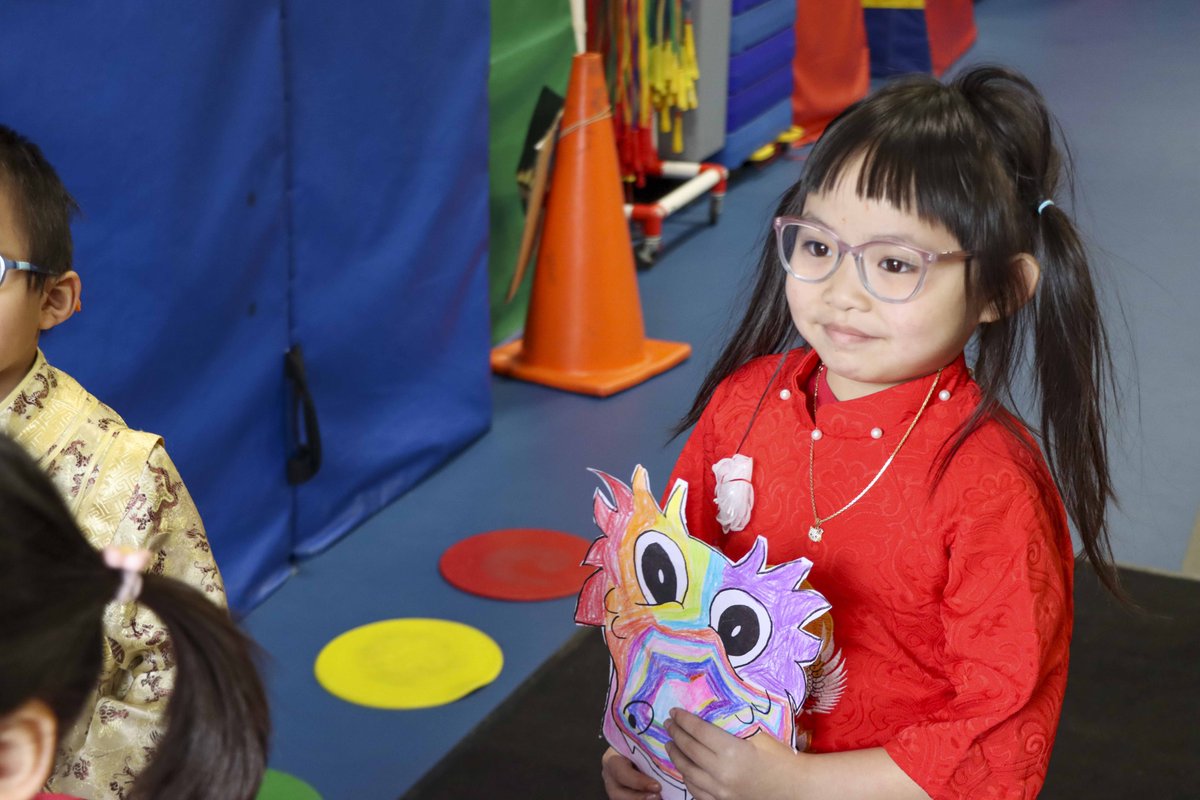 PearlandISD's tweet image. 🐉⭐🐉Silverlake Elementary students celebrated the Lunar New Year on Friday, January 20. The kindergartners paraded down the halls with their personalized dragon masks and lanterns.  #LunarNewYear #WeAreKnowledgeable #BuildPearlandProud