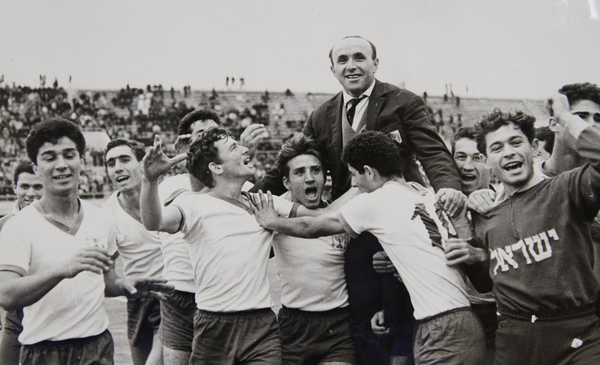 Marking International Day of Commemoration in Memory of the Victims of the Holocaust, <a href="/CineONU/">Ciné-ONU</a> Vienna invites you to the screening of 🎥“Game Changers”, a story of the power of personal friendships &amp; football.
📅 23 January | 🕕6:30 PM | 📍Top Kino
 More: bit.ly/3ZG8UG8
