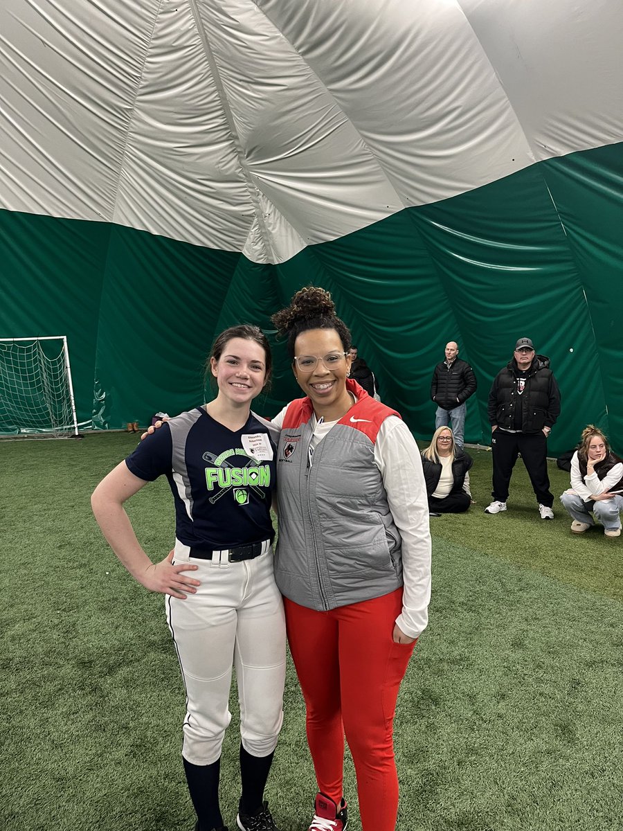 axrob_2's tweet photo. Thank you @SoftballCMU for all of the feedback at Carnegie Mellon’s Skills Camp!  I really enjoyed the drills, and getting to know the coaches and players! It was definitely a great experience that gave me feedback on how to strengthen different aspects of my game. https://t.co/LXC00xUcoo