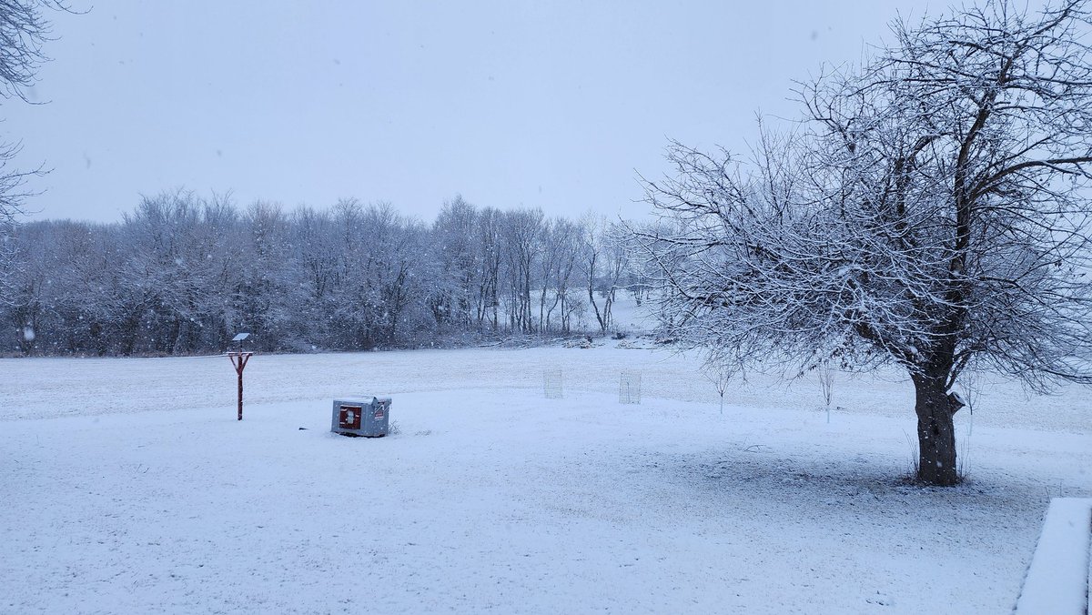 FHolocker's tweet image. Now this is the way to wake up in winter. Finally the November weather has shown up. Going to be a great day outside