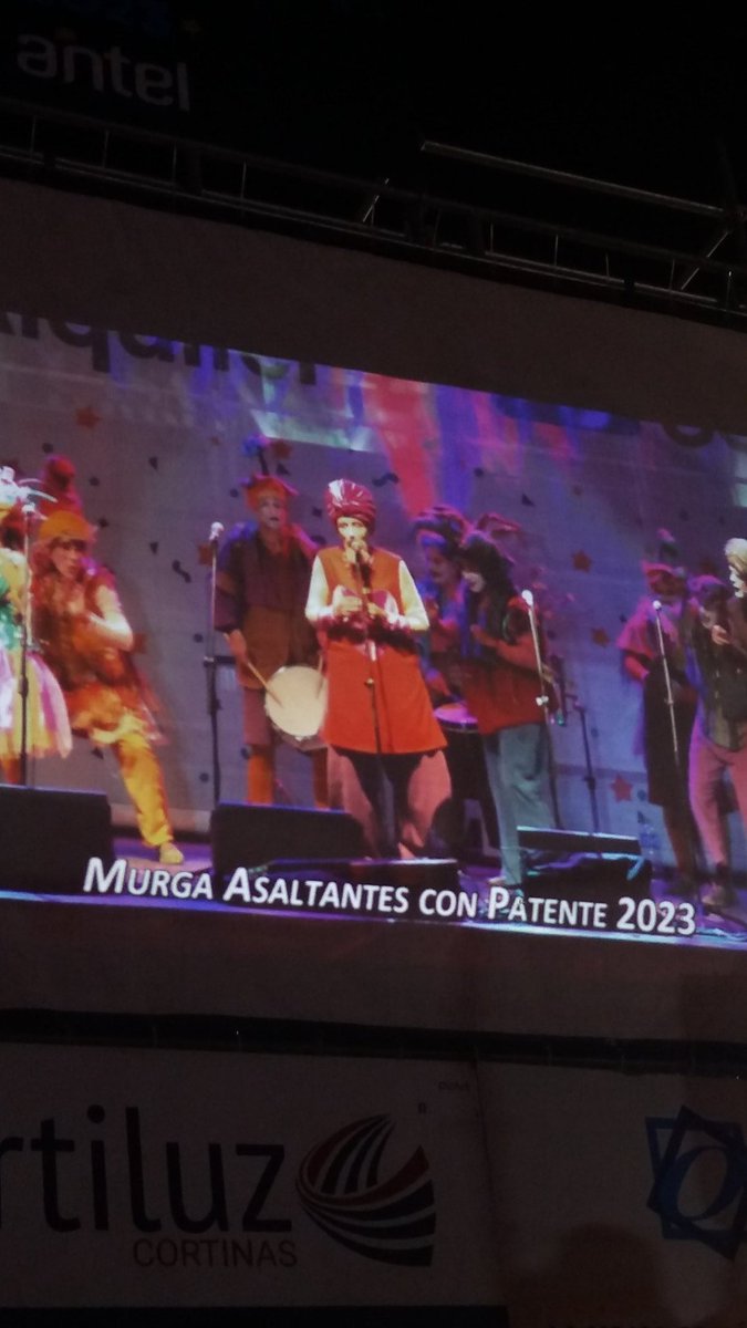 Out of context CARNAVAL tweet media