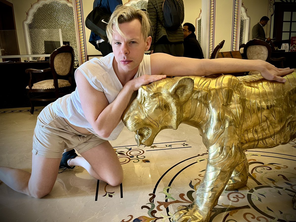 AaronTwitchen's tweet photo. If you recognise what album cover I’m recreating here TELL ME…… because we should be best friends! https://t.co/4NeY93RdbG