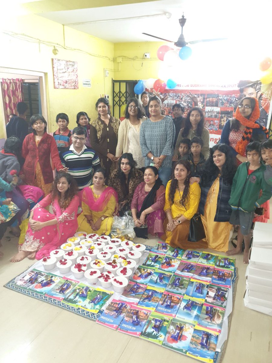 SurekaA123's tweet photo. So wonderful, so amazing &amp; experience that feeling like i'm living through Yesterday only 🎉💫❤

Kolkata Warrior's Celebrate's Sushant Birthday's 💕💞
Sushant Day
#SushantMoon 
Happy Birthday SSR 🎂 🥳 

@withoutthemind @divinemitz @varunkapurz
Suave Sushant Singh Rajput https://t.co/x6pUHAIReA