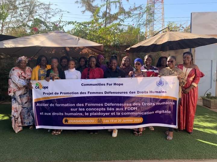 CharikNadiyah's tweet photo. Les Femmes Défenseures des Droits Humains (#FDDH) sont des femmes engagées au sein de leurs communautés, qui œuvrent de façon pacifique à la défense et la promotion des droits humains. 

@onubf
#C4Hope #Humanrights #WomenRights #WDHR #FDDH #CNDH #feminist #leadership #GirlsLead https://t.co/rxDASjWycx