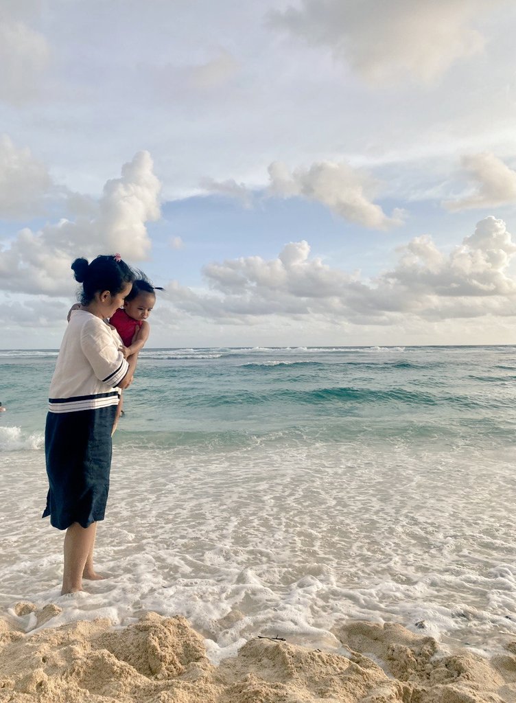akmalunnas's tweet photo. Nice holiday on the beach, bapak got ur back. InsyaAllah ⚡️ https://t.co/z78X4UM0Xk