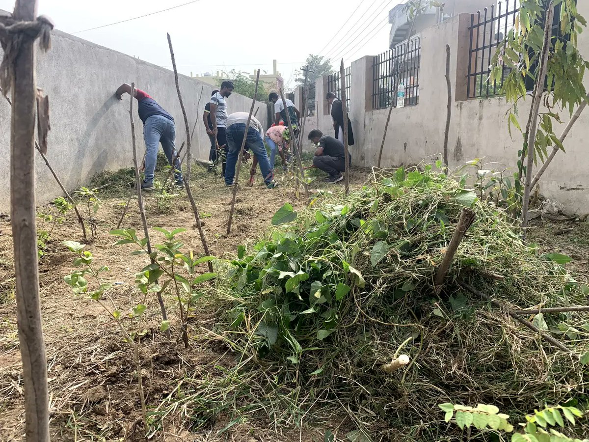 Thuvakkam's tweet photo. Thuvakkam with @AspireSystems created an urban forest at Manikandan Nagar, Kundrathur with 1000+ saplings.
The #maintenance of the forest is continually being carried out alongside involving wonderful volunteers.
#Thuvakkam #Aspiresystems #TreeCare #Environment #Project https://t.co/9gj7St4lJE