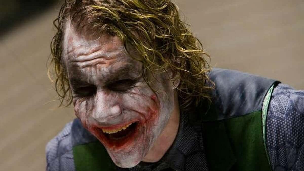 weeklycut's tweet photo. We lost #HeathLedger 15 years ago today

His performance as #Joker will forever be remembered in cinema history! Iconic… https://t.co/HdOuM4WwdI